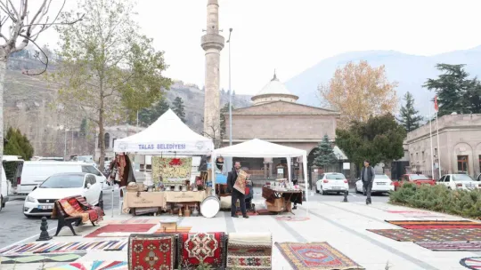 Talas'ın 'antika sokağı'nda antika pazarı
