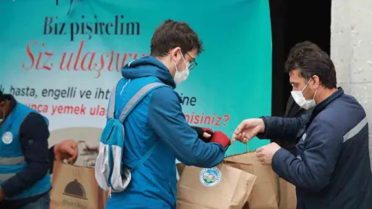 İhtiyaç sahiplerinin iftarlığı Talas'tan