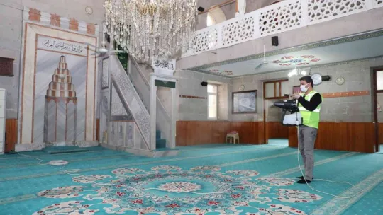 Talas'ta camiler Ramazan'a hazırlanıyor