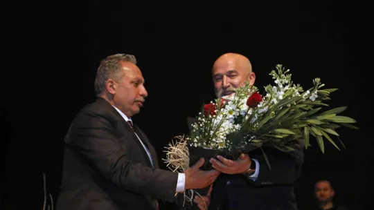 Talas'ta gül kokulu gece