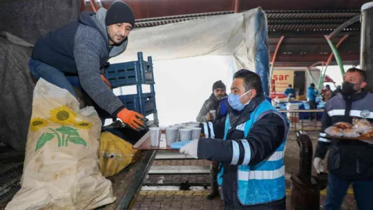 Talas'ta pazar esnafına sıcak çorba