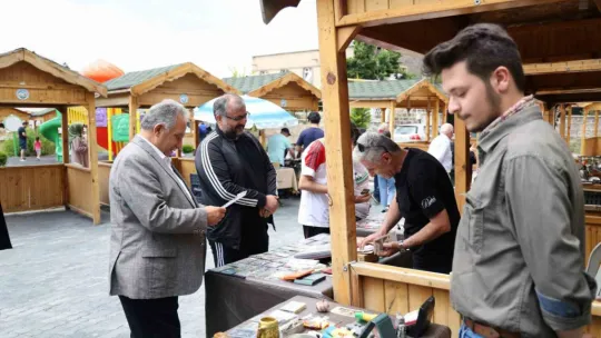 Talas'ta yılın ilk antika pazarı