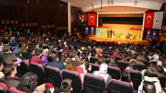 Talas'tan çocuklara karne hediyesi