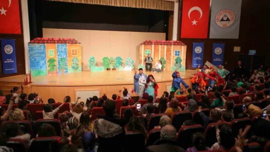 Talas'tan çocuklara karne hediyesi