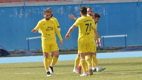 Talasgücü Belediyespor lider bitirmeyi garantiledi