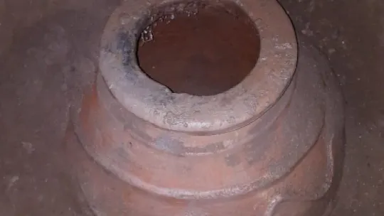 Tarla sürerken tarihi küp buldu