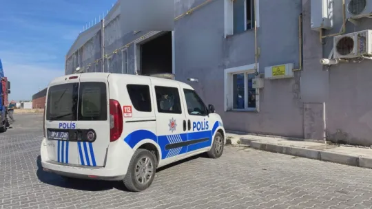 Tavanı çöken kabinden düşen işçi ağır yaralandı
