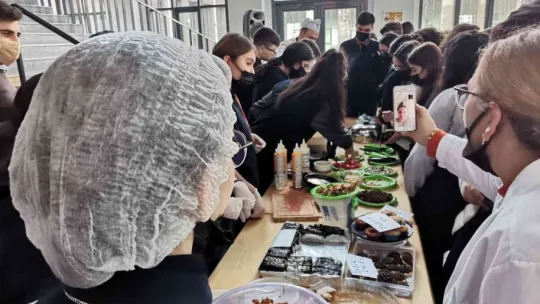 Tekden öğrencilerinden kardeş okul için hayır panayırı