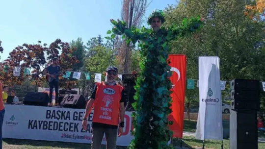 TEMA Kayseri üyeleri Anıtkabir'i ziyaret etti
