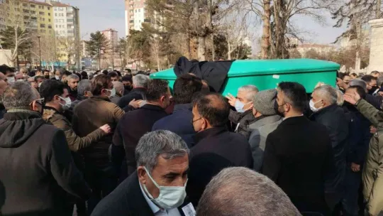 Temur son yolculuğuna uğurlandı