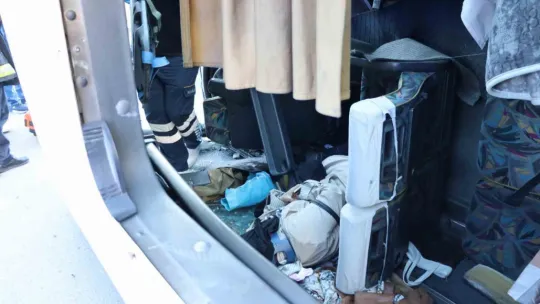 İşçi servisine tır çarptı, can pazarı yaşandı: 33 yaralı