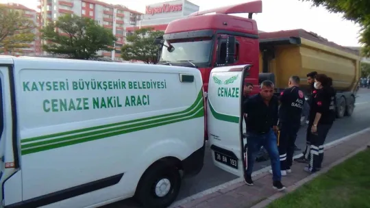 Tırın çarptığı şahıs hayatını kaybetti