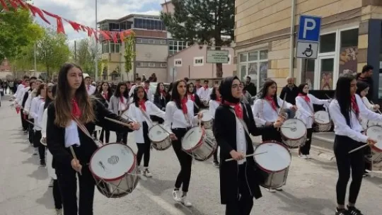 Tomarza'da 'Gençlik Yürüyüşü' coşkuyla yapıldı