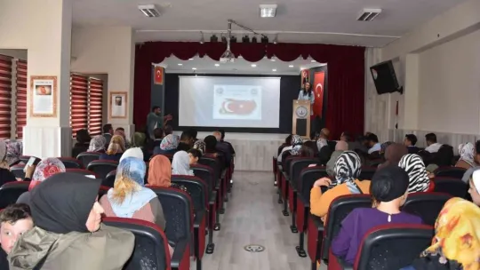 Tomarza'da 'Hayat Boyu Öğrenme Haftası' kutlandı