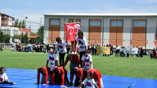 Tomarza'da 19 Mayıs coşkuyla kutlandı