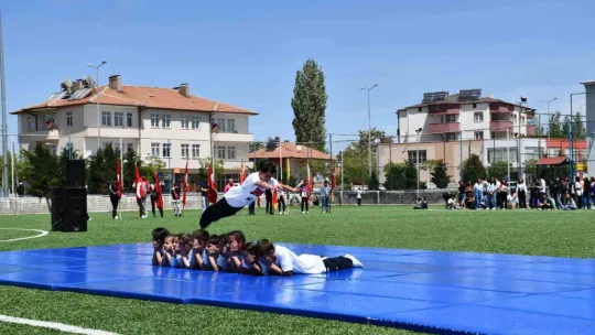 Tomarza'da 19 Mayıs coşkuyla kutlandı