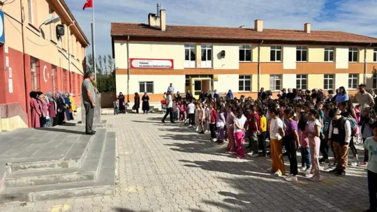 Tomarza'da 4 bin 432 öğrenci ders başı yaptı