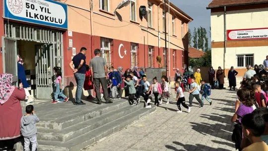 Tomarza'da 4 bin 432 öğrenci ders başı yaptı