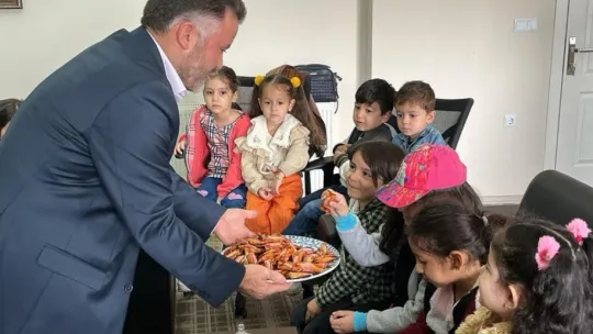 Tomarzalı miniklerden Gazze'ye destek