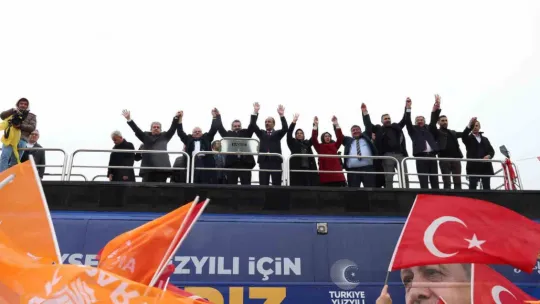 Tomarzalılar, toplu açılış töreninde Başkan Büyükkılıç'ı bağrına bastı