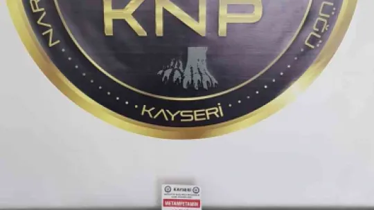 Torbacılar uyuşturucuyu satamadan enselendi