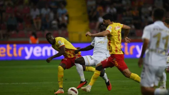 Sezonun ilk 3 Puanı: Kayserispor: 2 - Samsunspor: 1