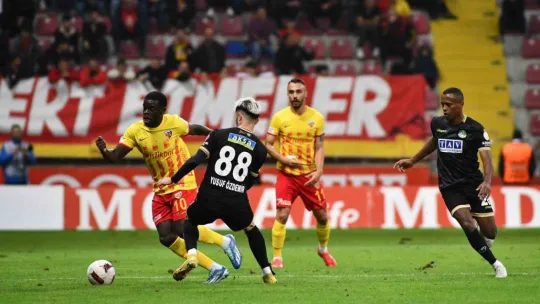 Süper Lig'de Alanyaspor Karşısında Kayserispor 3 puan aldı