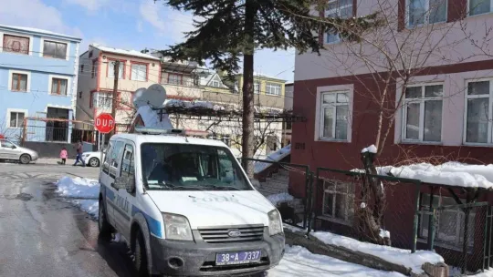 Tüfeğini temizlerken kendi vurdu
