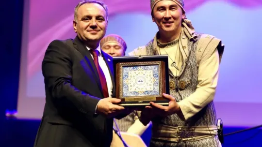 Turan Ethno- Folk Ensemble ERÜ'de sahne aldı