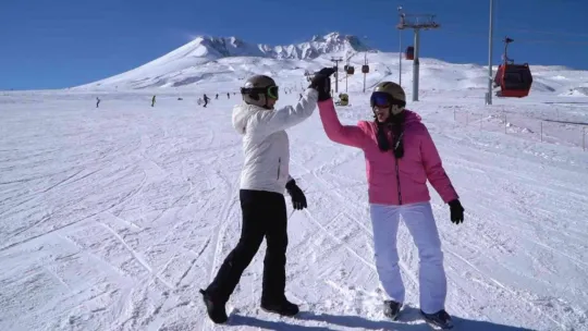 Erciyes'e Şarkılı Davet!