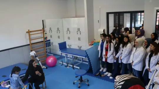 Engelsiz Yaşam Merkezi'ne İlgi Büyük