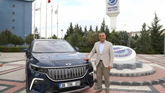 Türkiye'nin ilk yerli otomobili Togg, KAYSO'ya teslim edildi