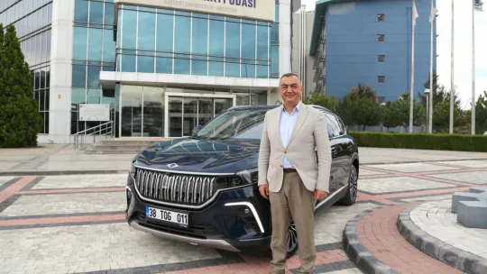Türkiye'nin ilk yerli otomobili Togg, KAYSO'ya teslim edildi