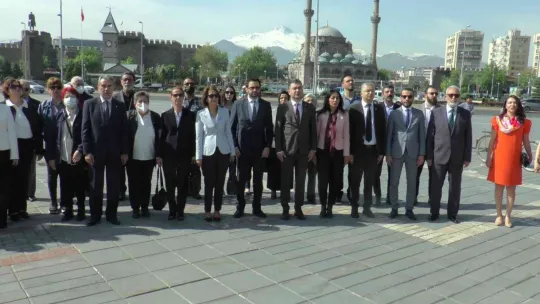Uğur Nuri Akın: 'Artık eczacıların ve eczanelerin hakkı teslim edilmelidir'