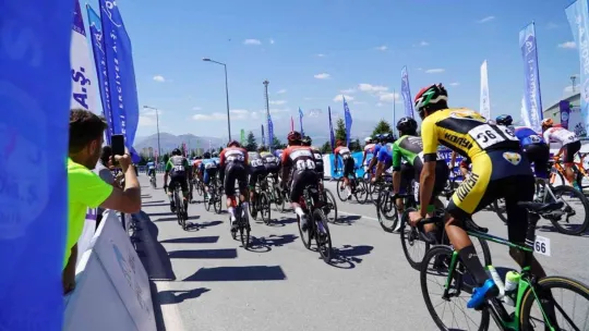 Uluslararası Yol Bisiklet Yarışları Grand Prix Erciyes Etabı başladı