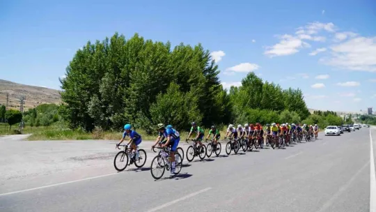 Uluslararası Yol Bisiklet Yarışları Grand Prix Erciyes Etabı başladı
