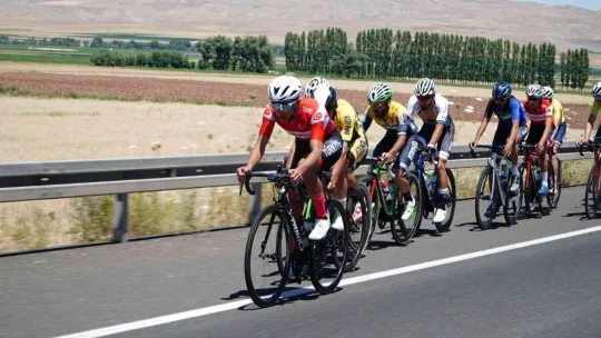 Uluslararası Yol Bisiklet Yarışları Grand Prix Erciyes Etabı başladı
