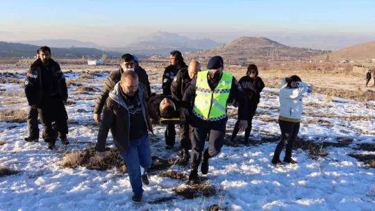 Üniversite öğrencilerini taşıyan midibüs devrildi: 1 ölü, 21 yaralı