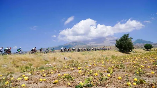 Usta bisikletçiler pedalları Develi'den Yahyalı'ya çevirdi