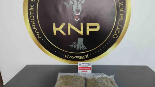 900 gr. uyuşturucuyu kente sokamadan yakalandı