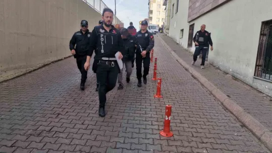 Uyuşturucu tacirleri adliyede