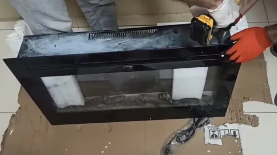 Uyuşturucuyu elektrikli şömineye saklamışlar