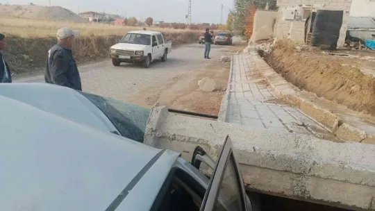 Üzerine duvar devrilen işçi hayatını kaybetti