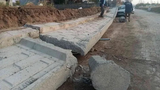 Üzerine duvar devrilen işçi hayatını kaybetti