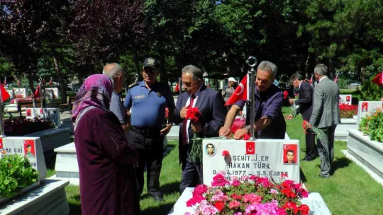 Vali Çiçek: '15 Temmuz'da Türk milleti dünya milletlerine örnek oldu'