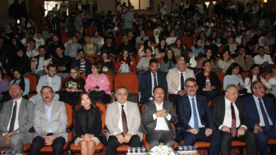 Vali Çiçek: 'Birçok masum gibi gördüğümüz şeylerin aslında hırsızlık olduğunu bu programlar sayesinde görüyoruz'