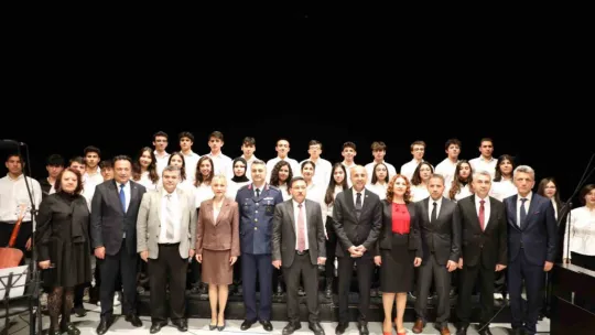 Vali Çiçek: 'İstiklal Marşı'mız başlı başına bir şaheserdir'