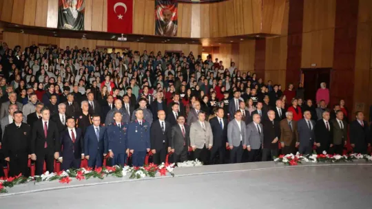 Vali Çiçek: 'İstiklal Marşı'mız başlı başına bir şaheserdir'