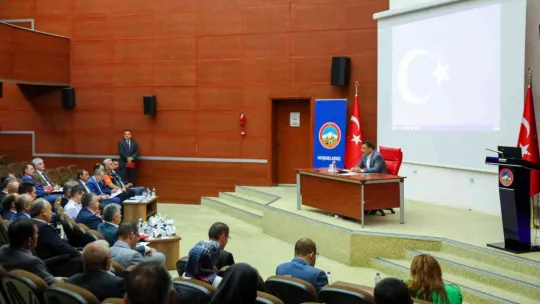 Vali Çiçek: 'Okullarımızda ve çevresinde yaşanacak olumsuzluklara karşı her türlü tedbir alınmıştır'