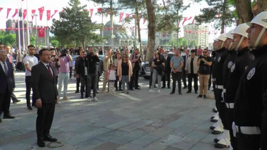 Vali Çiçek: 'Sadece Kayseri Valisi değil Kayseri'nin bir evladı olmaya geldim'